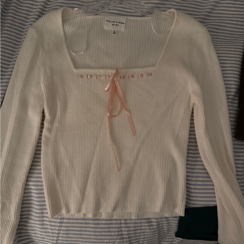 Willow & Wind Women's Cream Sweater